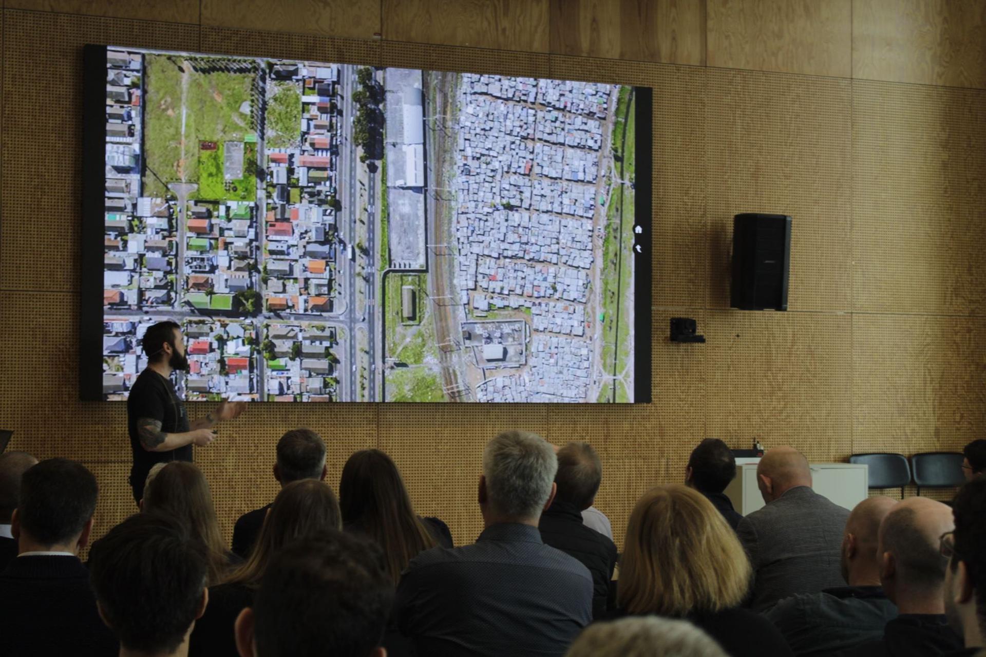 Rolf Lyneborg Lund, AAU